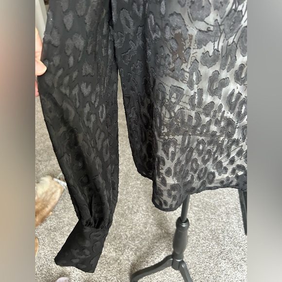 EXPRESS women’s sheer animal print blouse with dramatic sleeves size small - Picture 3 of 12
